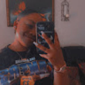 Meet your Posher, Mia